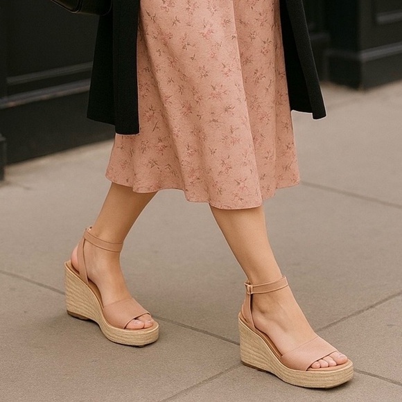 Marc Fisher LTD Nelly Blush Suede Wedding Guest Wedge Sandals Size 8.5M NWT - Picture 1 of 9